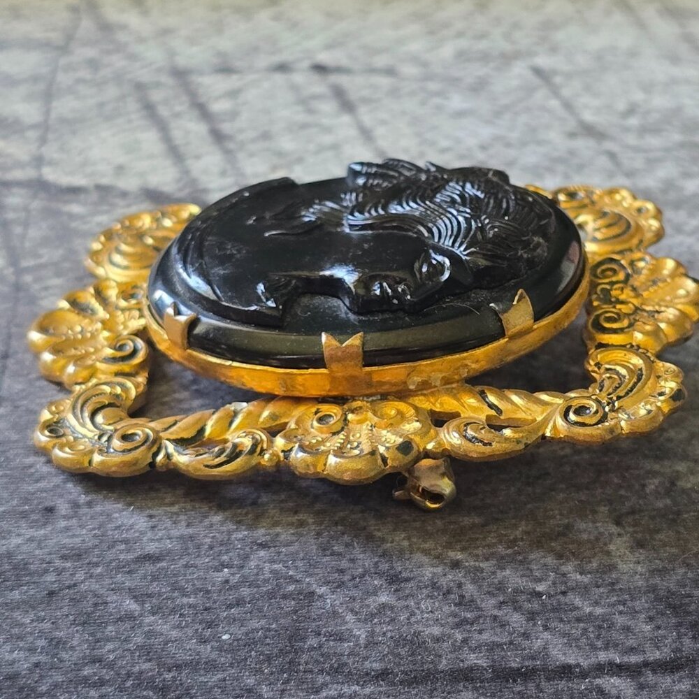 Vintage Victorian Revival Mourning Thermoset Black Cameo Brooch Gold Tone 1940s - Picture 8 of 16